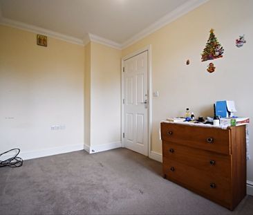 Reading Road, Basingstoke - Photo 4