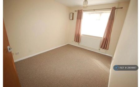 2 bedroom bungalow to rent - Photo 2