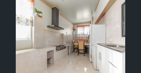 A Spacious & Private Granny Flat ( Price includes water & electricity) - Photo 4