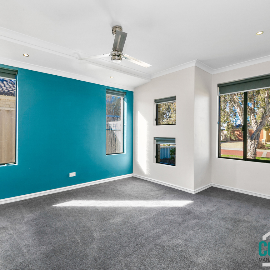 6 Avon Cres, Atwell WA 6164 - House For Rent | Domain - Photo 1