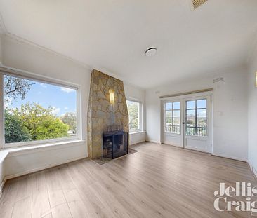 80 Hill Road, Balwyn North - Photo 4