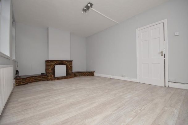 3 bedroom maisonette to rent - Photo 1