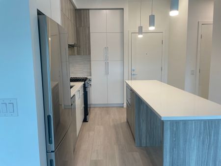 Top Floor New 1 Bedroom Near Downtown - Photo 4