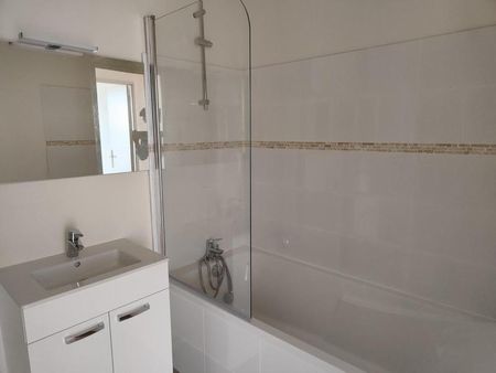 Location Appartement 4 pièces 81m² POITIERS 86000 - Photo 3
