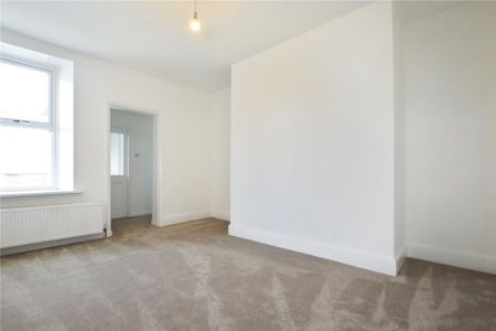 3 bedroom end of terrace house to rent - Photo 5