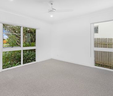 Luxurious Coastal Living in Kiama Heights - Photo 6