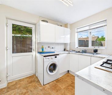 3 bedroom end of terrace house to rent - Photo 6