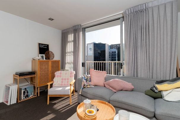 Sunny Furnished Apartment with 2 Carparks - Photo 1