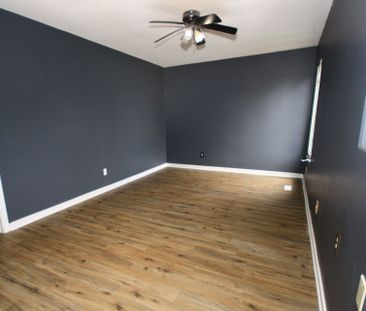 For Lease - 148 Fanshawe Drive, Brampton, Ontario - Photo 2