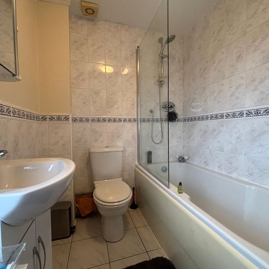 3 bedroom property to rent - Photo 1