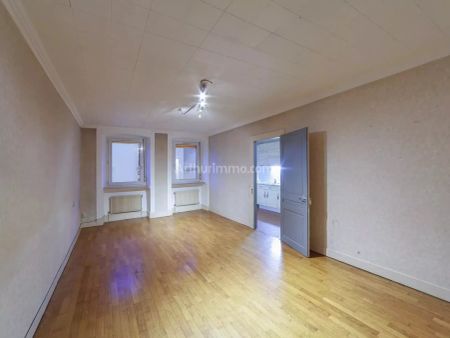 Location Appartement 4 pièces 110 m2 à Morteau - Photo 2