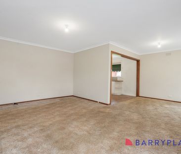 Spacious Family Home with Garden Maintenance Included! - Photo 4