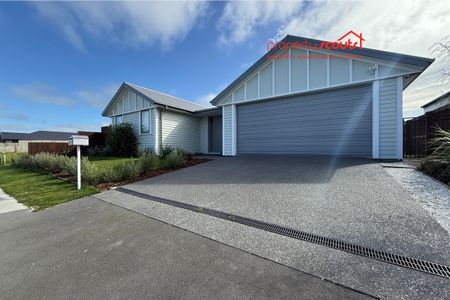 Modern, Spacious 3-Bedroom Home in Lincoln - Photo 5