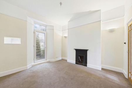 4 bedroom terraced house to rent - Photo 2