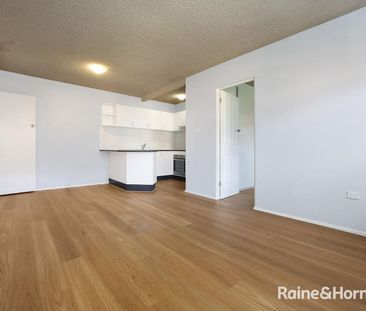Spacious One Bedroom Unit - Photo 3