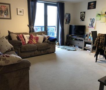 3 bedroom apartment to rent - Photo 1