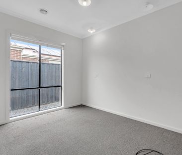 38 Poe Circuit, Officer VIC 3809 - House For Rent | Domain - Photo 1