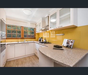 1/2 Heyington Place, Kennington, Vic 3550 - Photo 1