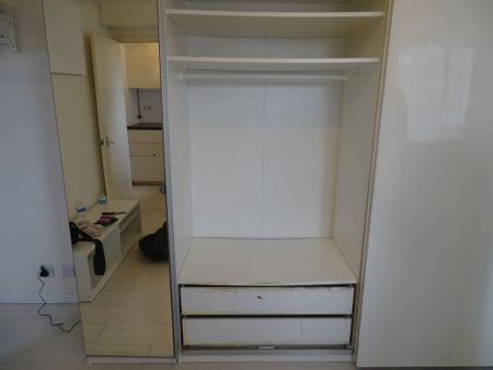 Studio to rent - Photo 3