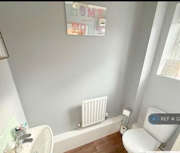 3 bedroom terraced house to rent - Photo 6