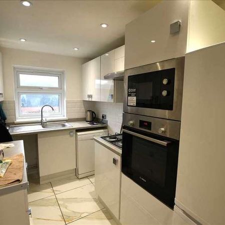 Middleham Road, London, N18 - Photo 4