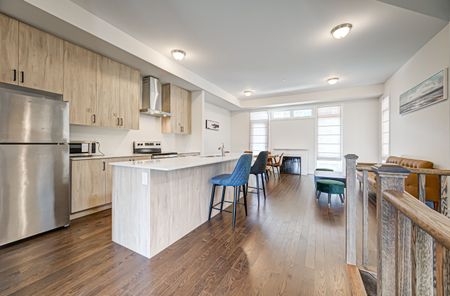 For Lease - 31 Credit Lane, Richmond Hill, Ontario - Photo 2