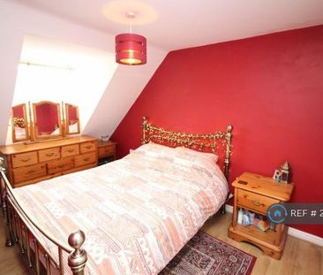 3 bedroom semi-detached house to rent - Photo 5