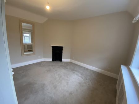4 bedroom detached house to rent - Photo 4