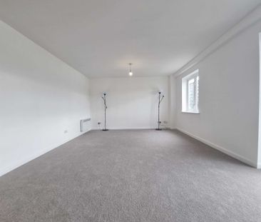 Neptune Square, Ipswich - Photo 2