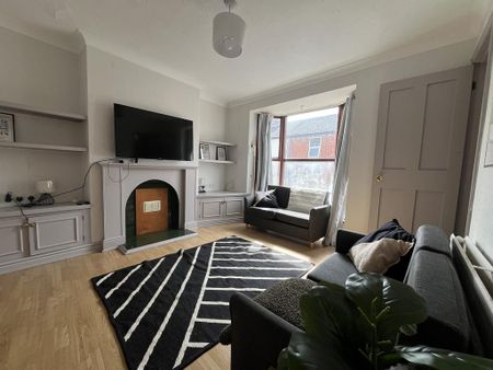 4 bedroom terraced house to rent - Photo 4