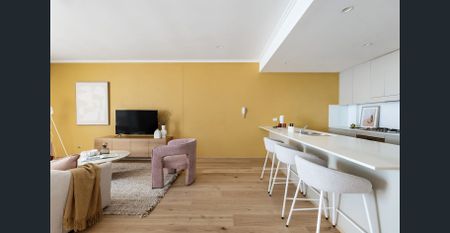 Split-level apartment in warehouse conversion - Photo 3