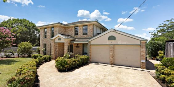 Spacious Family Home with Rural Views - Photo 3