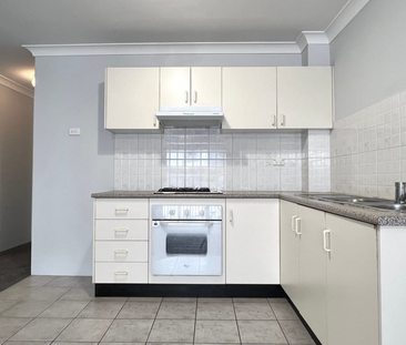 Cosy Two Bedroom Unit - Photo 4