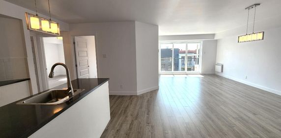 NOUVELLEMENT DISPONIBLE / Appartement ** 4 ½ ** - Photo 2