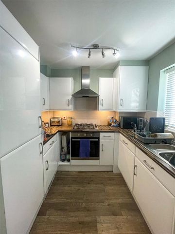 2 bedroom semi-detached house to rent - Photo 5