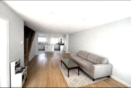 For Lease - 150 Overlea Drive, Kitchener, Ontario - Photo 2