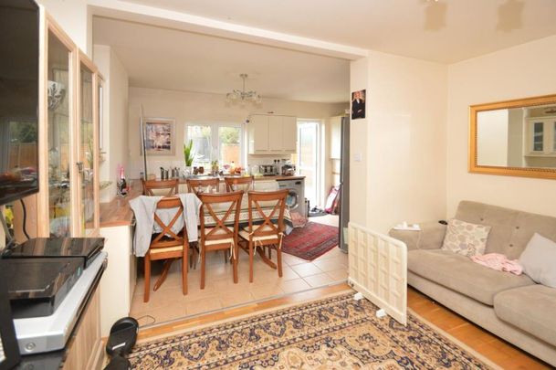 3 bedroom semi-detached house to rent - Photo 1