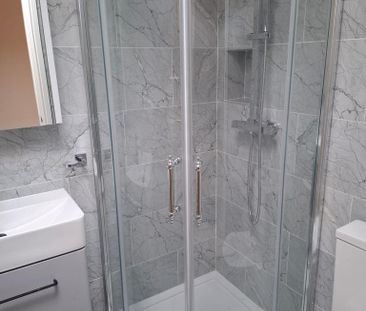 3 bedroom flat to rent - Photo 6