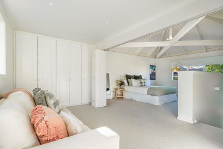 Thinking of selling? Contact our agent - Photo 5