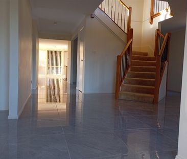 Double storey home in cul de sac - Photo 3