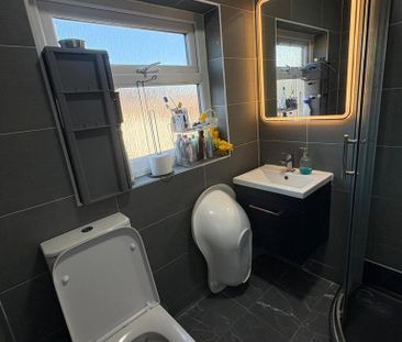 3 bedroom end of terrace house to rent - Photo 6