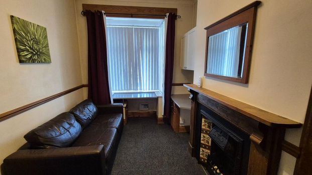 3 bedroom terraced house to rent - Photo 1