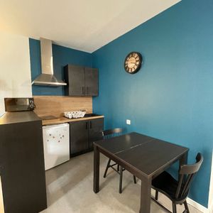 Location Appartement 1 pièce 28m² - Photo 2