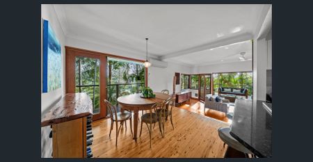 Character Queenslander in Prime Burleigh Location | 3 Bedrooms | Available 6 Dec 2025 - Photo 3