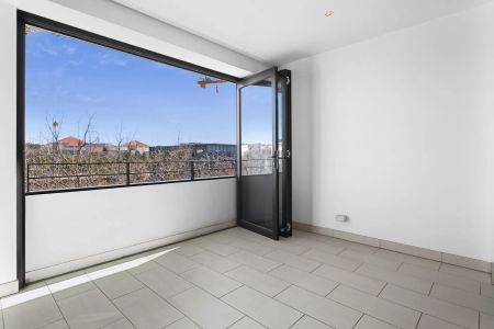 Introducing a Stunning 3-Bedroom Luxurious apartment - Photo 3