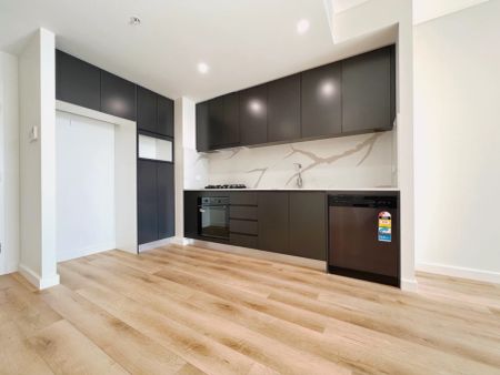 1Bedrooms, 1Bathrooms - Photo 2