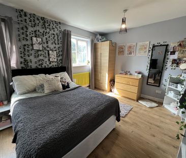 5 bedroom semi-detached house to rent - Photo 3
