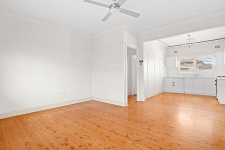 UPDATED FOUR BEDROOM HOME WITH WATER & ELEC INCLUDED - Photo 5