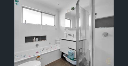 Beautifully Renovated Family Home in a Quiet Cul-de-sac - Photo 4