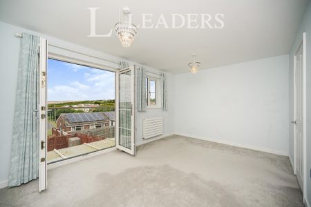 3 bedroom house to rent Friars Close, Peacehaven, East Sussex, BN10 - Photo 3